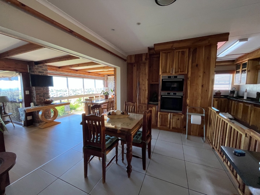 4 Bedroom Property for Sale in Hartenbos Heuwels Western Cape